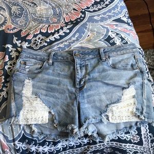 Frayed short-shorts